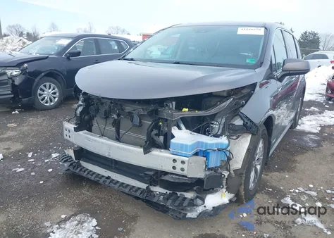 2021 Toyota Sienna Le z USA, uszkodzony, nr VIN 5TDKRKEC6MS022553